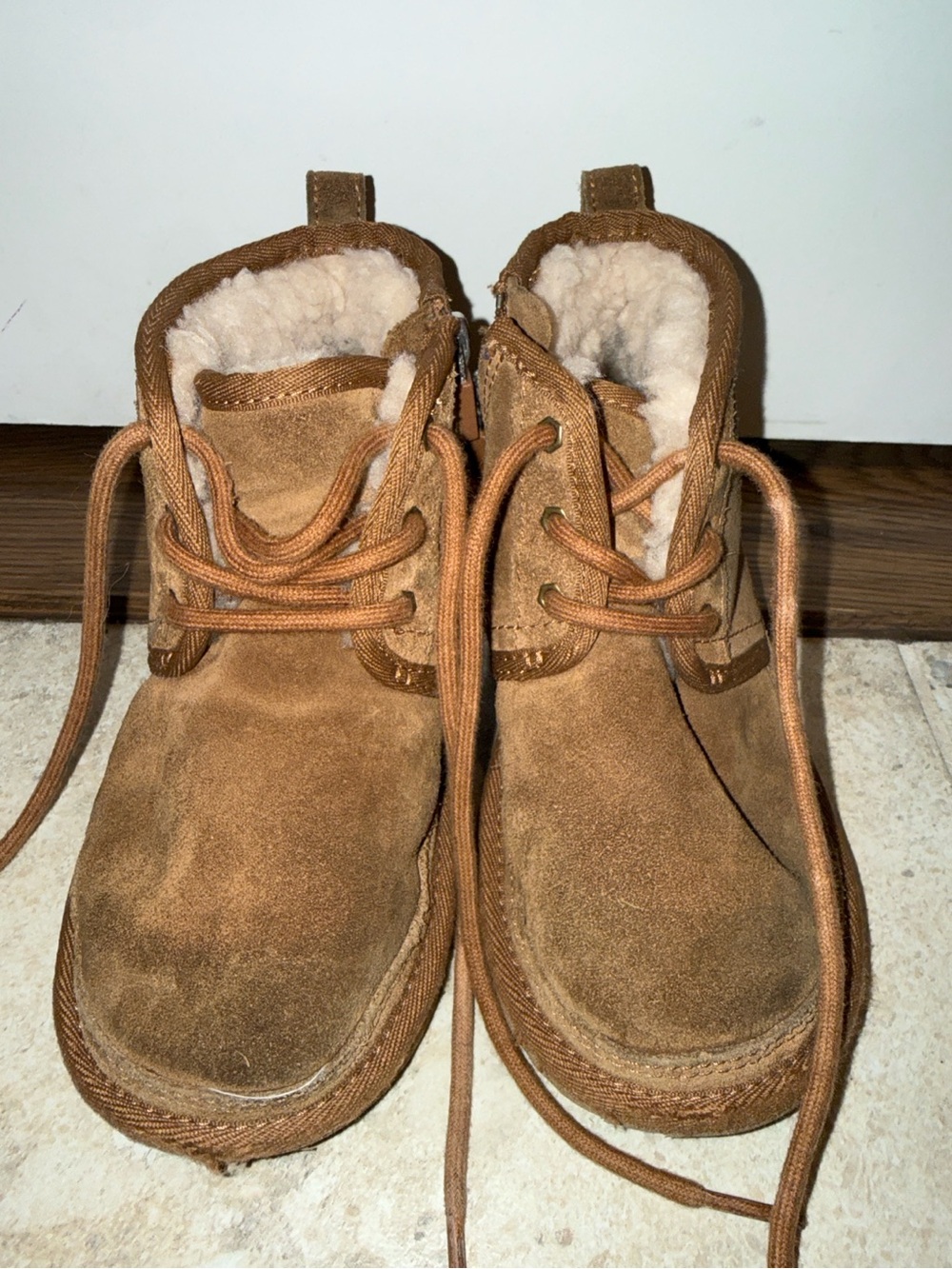 UGG Kids Chestnut Suede Lace-Up Shearling Boots